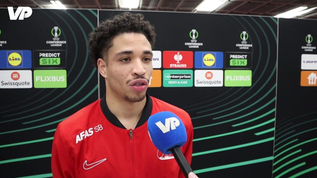 Ro-Zangelo Daal tijdens een eerder interview bij AZ
