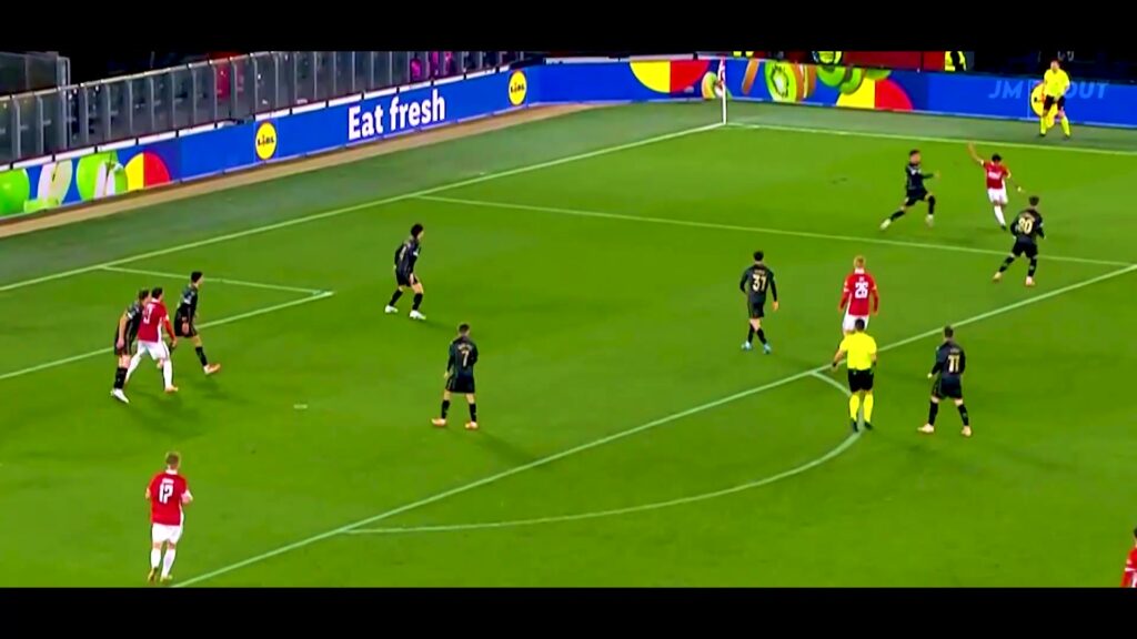 Spelmoment uit een eerdere wedstrijd van AZ.
