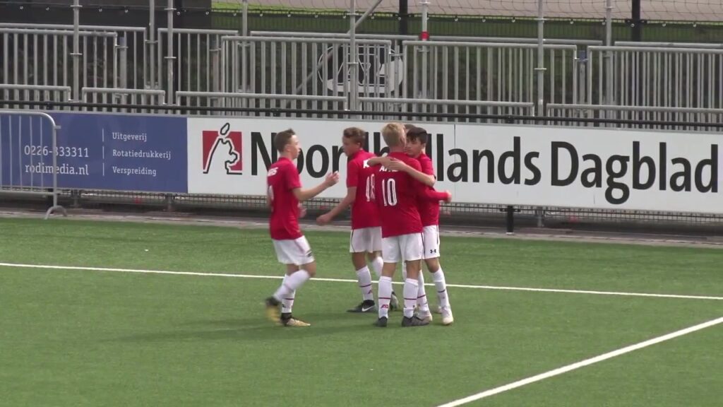 AZ Onder 16 tijdens een eerdere wedstrijd tegen FC Utrecht