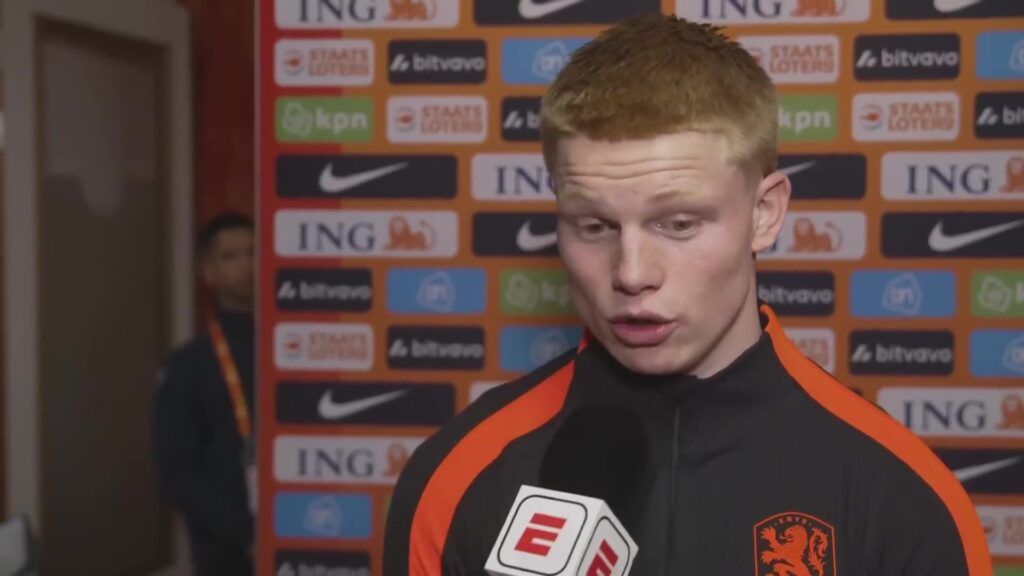Kees Smit tijdens een eerder interview bij Oranje