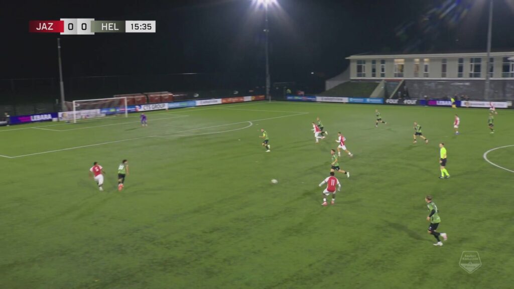 Wedstrijdbeeld van Jong AZ tegen Helmond Sport.
